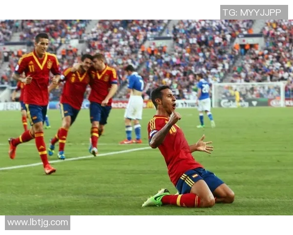 西班牙11号足球明星的传奇之路与辉煌成就解析